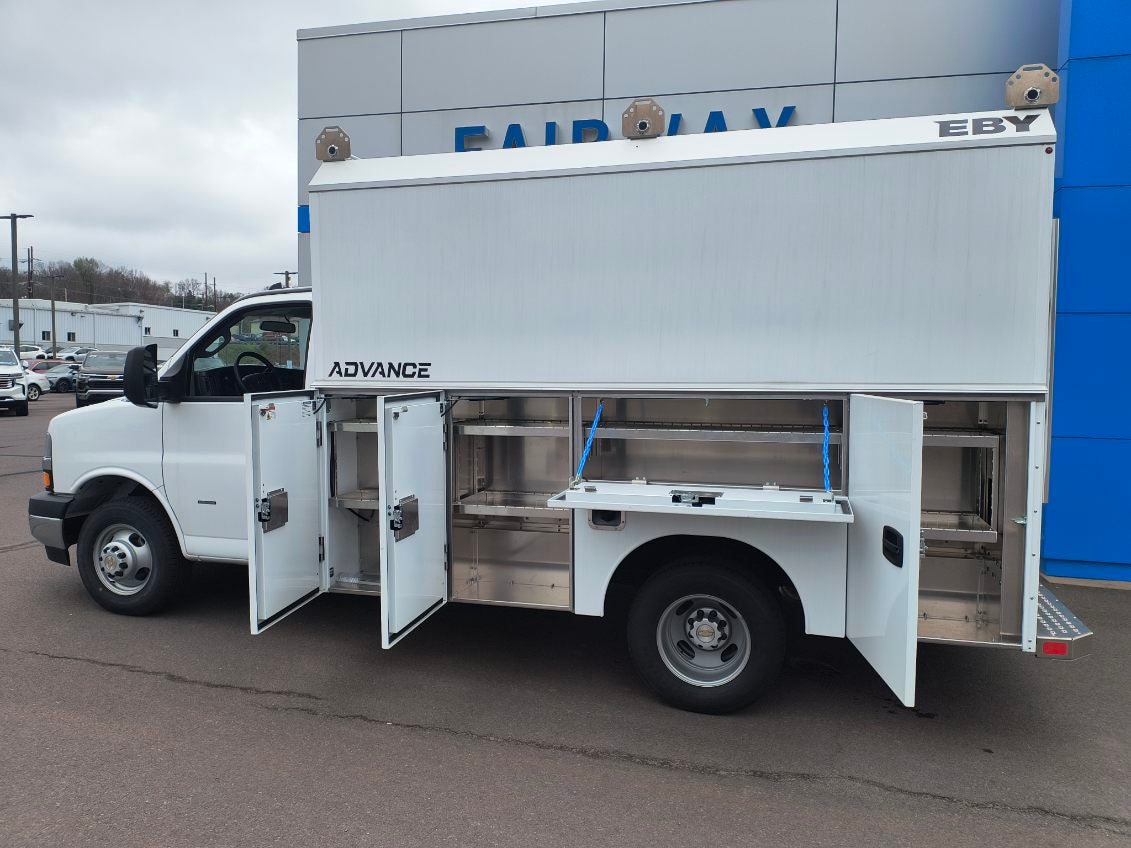 2025 Chevrolet Express Cutaway 3500 — rear three-quarter view
