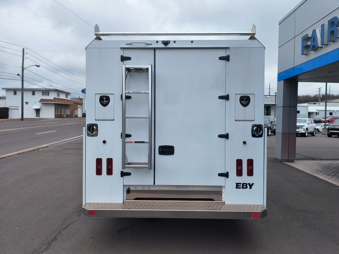 2025 Chevrolet Express Cutaway 3500 — detail view
